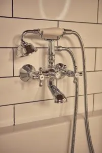 смеситель для ванны CARMEN с ручным душем  ( хром )  